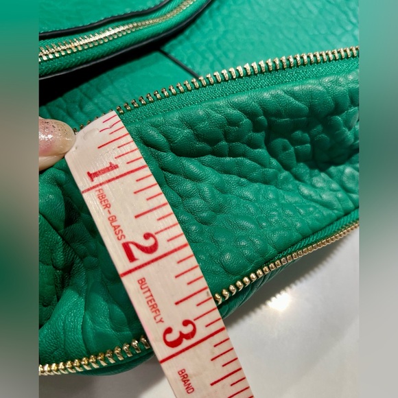 NWT🥰 VINCE CAMUTO Leather Cory crossbody bag, Emerald Isle green/kelly green - Picture 8 of 15